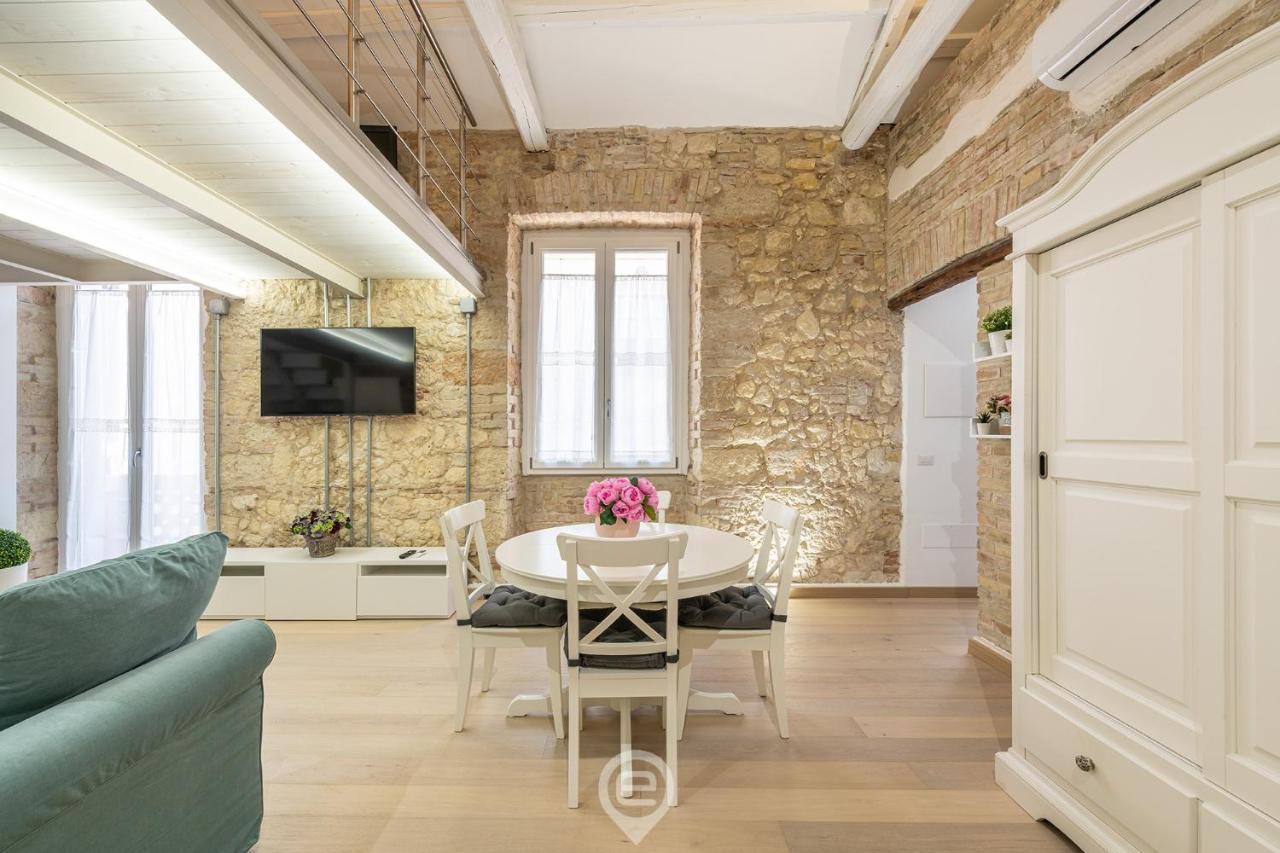 Adriana'S New Loft Apartment Cagliari Ngoại thất bức ảnh