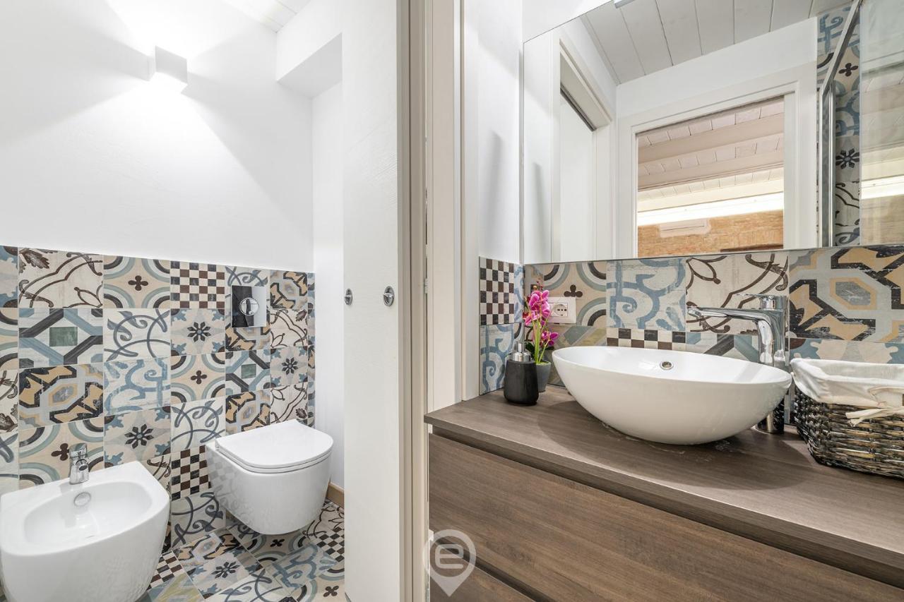 Adriana'S New Loft Apartment Cagliari Ngoại thất bức ảnh